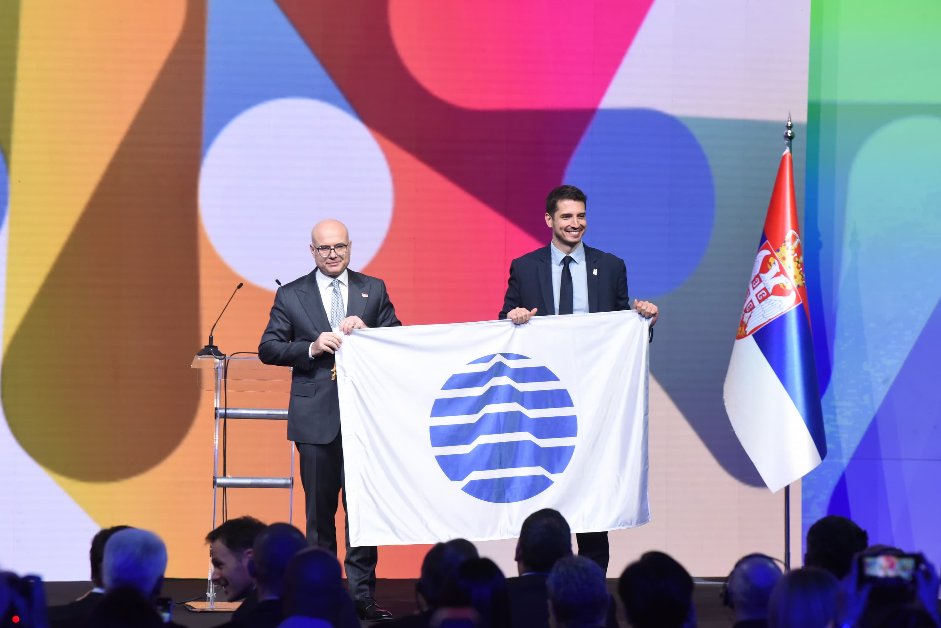Expo flag presented to the Prime Minister of the Republic of Serbia